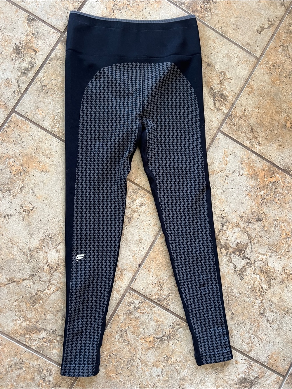 Fabletics Black Houndstooth Seamless High-Waist Leggings - Picture 10 of 11